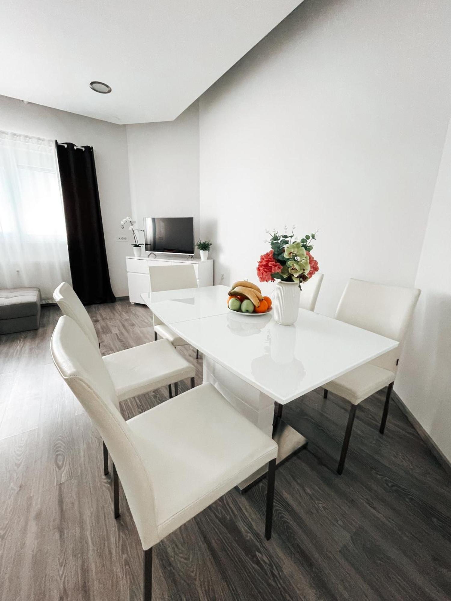 Apartment Kino 류블랴나 외부 사진
